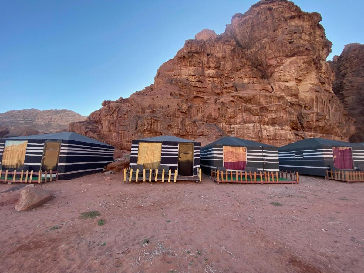 Wadi Rum Moon Light Camp ภายนอก รูปภาพ